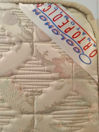 Base tapizada 140x200cm + colchón