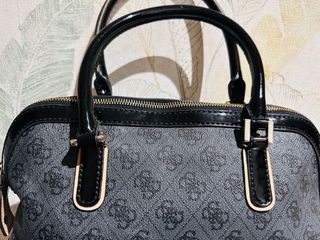 Bolso Guess Negro/Gris Monograma