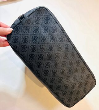 Bolso Guess Negro/Gris Monograma