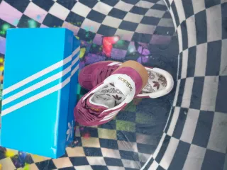 Zapatillas Adidas Moradas y Blancas