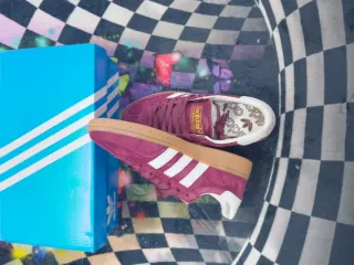 Zapatillas Adidas Moradas y Blancas