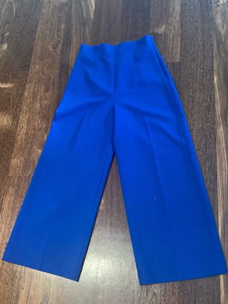 Pantalón cropped azul