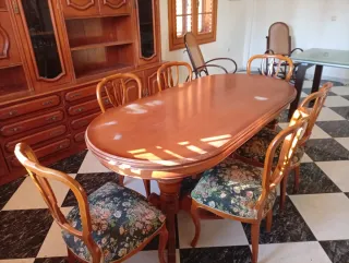 Mesa de comedor con 6 sillas