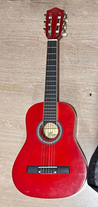 Guitarra Clásica Roja