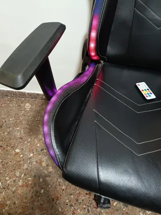 Silla Gaming Vinsetto Negra con Luces LED