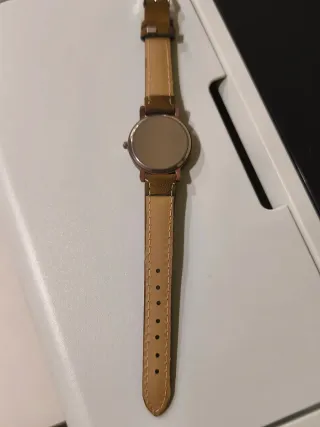 Reloj de pulsera marrón