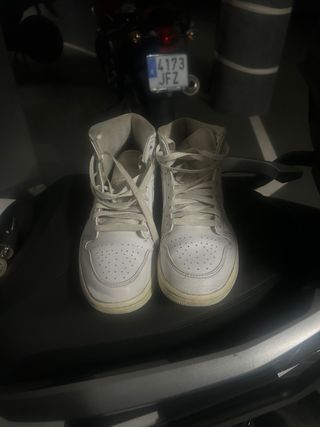 Zapatillas Nike Air Jordan 1 Mid Blancas