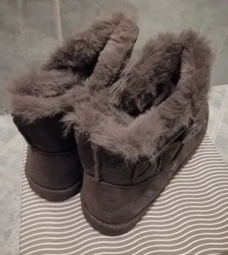 Stivali donna Tg. 38 con pelo interno