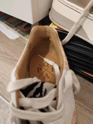 Tenis Beige y Blanco