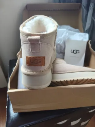 Botas UGG Beige usadas una sola vez
