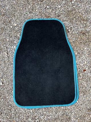 Set Tappeti Auto Neri con Bordi Blu