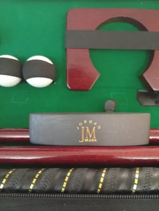 Maletín de golf con accesorios