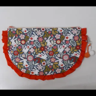Bolso hecho a mano con estampado de conejos