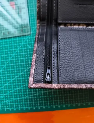 Cartera de piel de Ubrique, serie limitada.