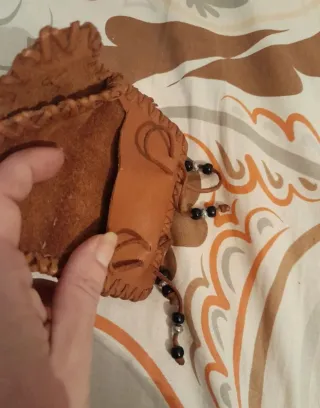 Monedero de piel hecho a mano