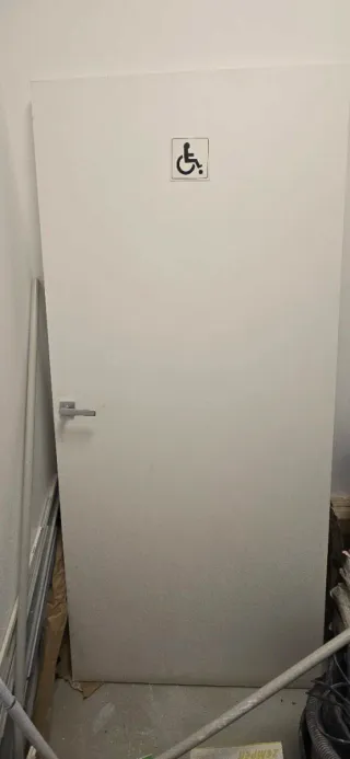 Puerta maciza blanca