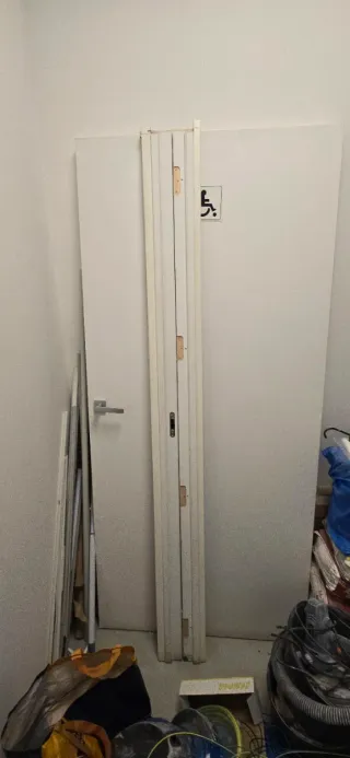 Puerta maciza blanca