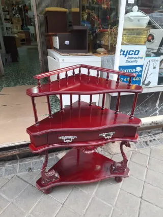 Rinconera de madera con cajón