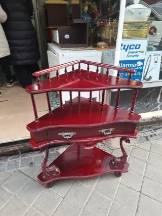 Rinconera de madera con cajón