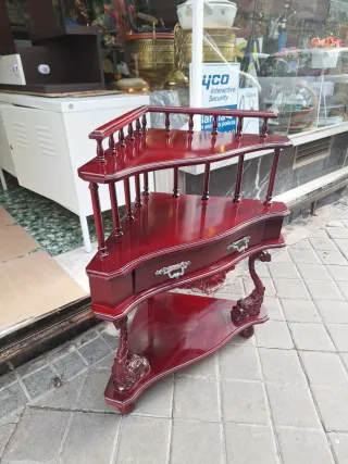 Rinconera de madera con cajón