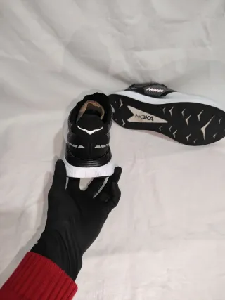 Zapatillas Hoka Transport X Negras y Blancas