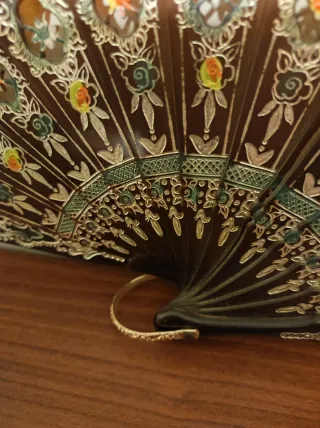 Abanico Vintage Chantilly Negro y Dorado