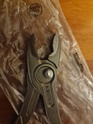 Alicate bomba de agua pico loro wurth