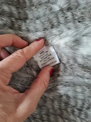 Gilet con cappuccio grigio