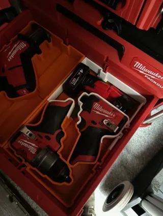 Inserto de 3 cajones para taladro combinado Milwau