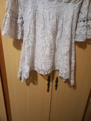 Vestido corto encaje beige/blanco