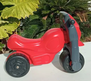 Moto infantil roja y gris