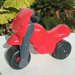 Moto infantil roja y gris