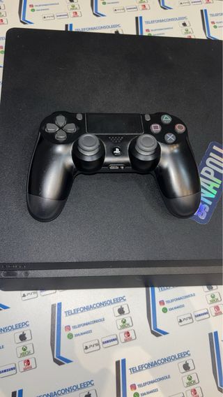 PlayStation 4 (PS4) Nera