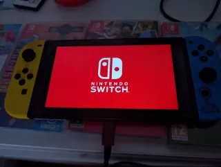 Nintendo Switch Azul y Amarillo