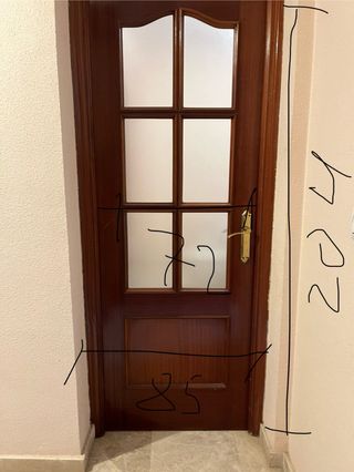 Puerta madera con cristal