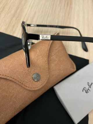 Occhiali da vista Ray-Ban neri e marroni