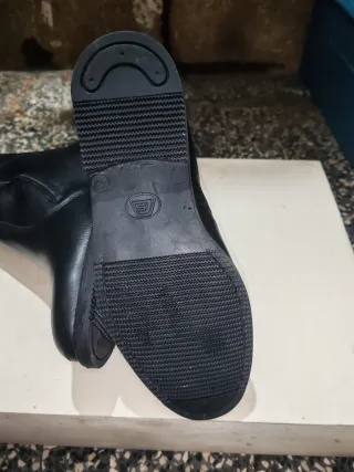 Botas de cuero negras Sabatos N 43