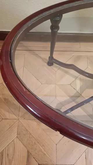 Mesa de centro ovalada de cristal y madera