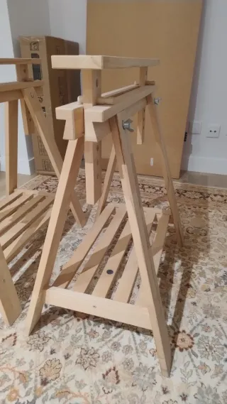 Mesa Ikea Tablero Rojo + Caballetes