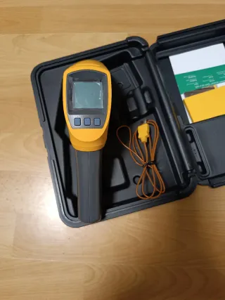 Termómetro Fluke IR 566