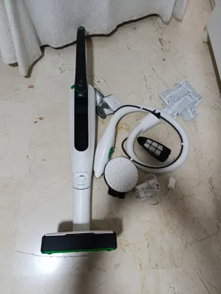 Aspiradora Kobold VK7 con accesorios