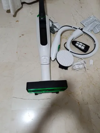 Aspiradora Kobold VK7 con accesorios