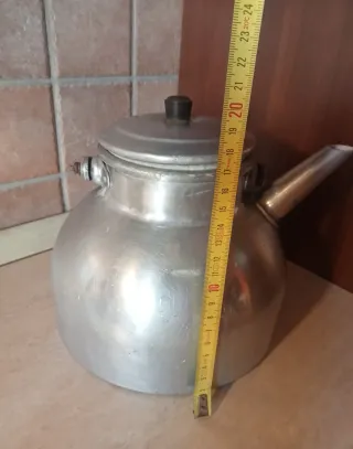 Bollitore antico in alluminio