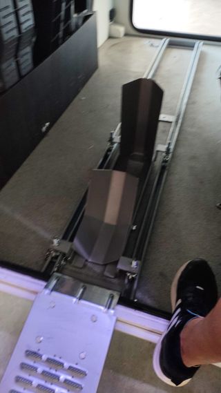 Cepo corredero y rail a medida