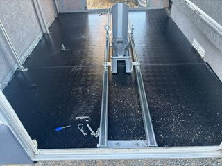 Cepo corredero y rail a medida