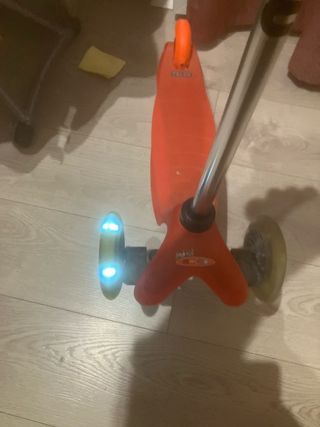 Patinete 3 ruedas con luces