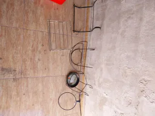 Soportes macetas y botellero a 2 euros unidad