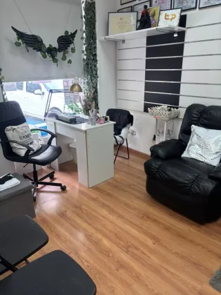 Alquilo espacio para barbería o uñas