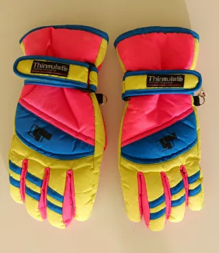 Guantes de invierno para nieve.