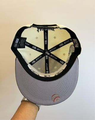 Gorra New Era 9FIFTY Snapback - Edición SadBoy